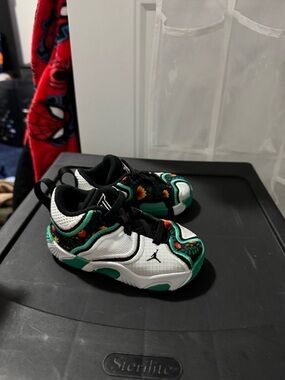 Jordan Kids White, Green & Black Floral Accent Sneakers